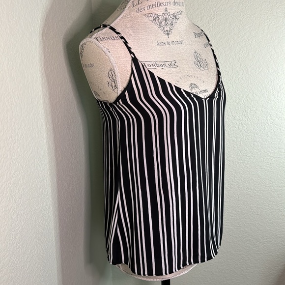 H&M Striped Black and White Top - Picture 2 of 6